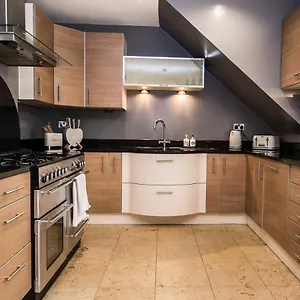 https://31-queens-terrace-southampton.tophotelsbath.com