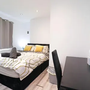Den & Short Lets Greenwich - 3 Bed House London