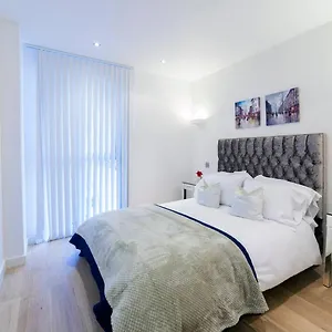 https://exclusive-tower-bridge-apartment.brighton-hotels-england.com